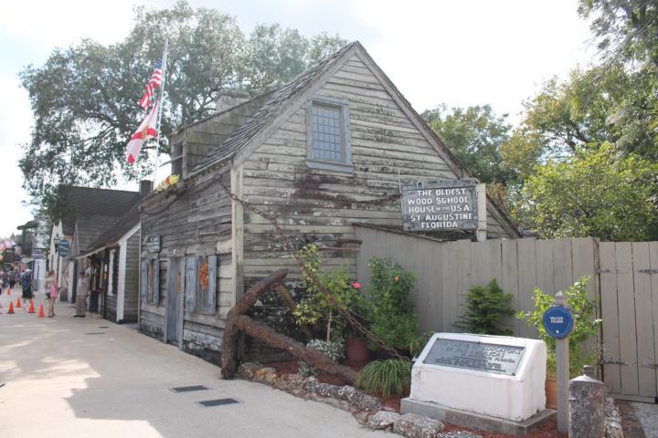 Oldest wooden school house in the USA